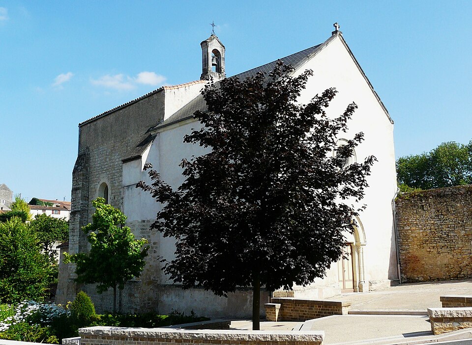 Saint — Jean — de — Thouars église 1