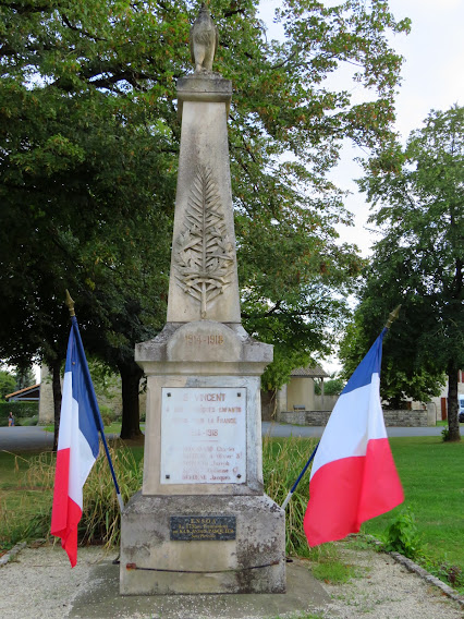 Le monument aux morts de Saint Vincent de la Châtre 79