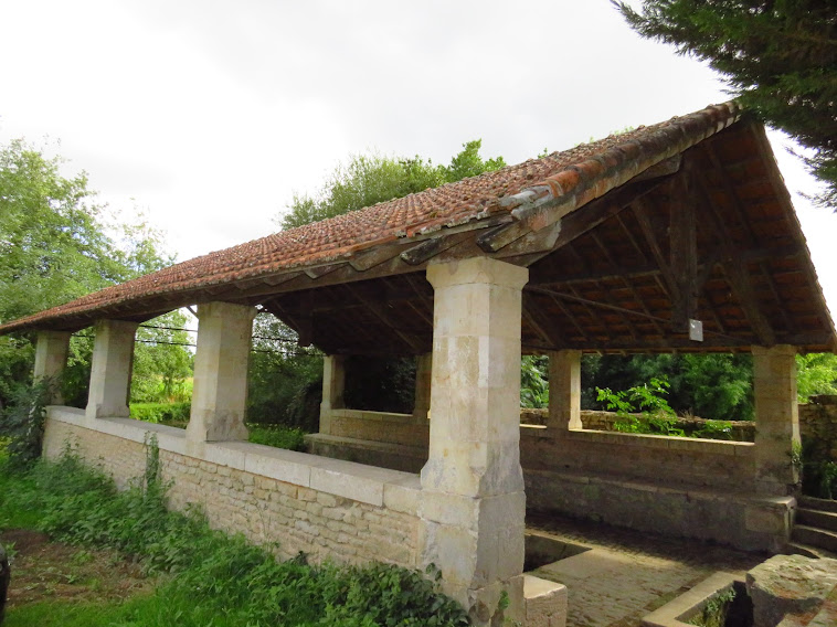 Le lavoir de Salles 79