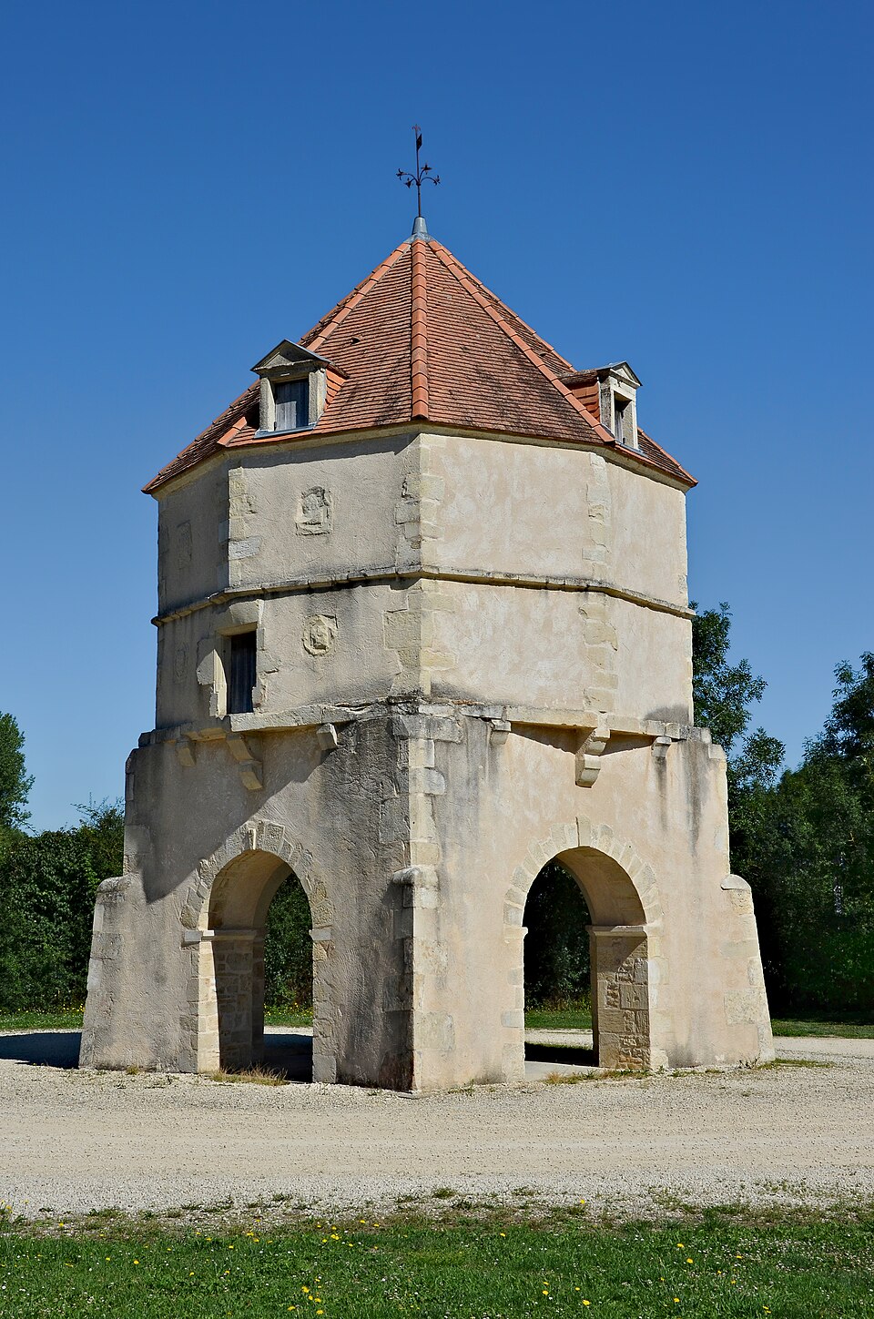 Sauzé — Vaussais 79 Pigeonnier poste royale 2013