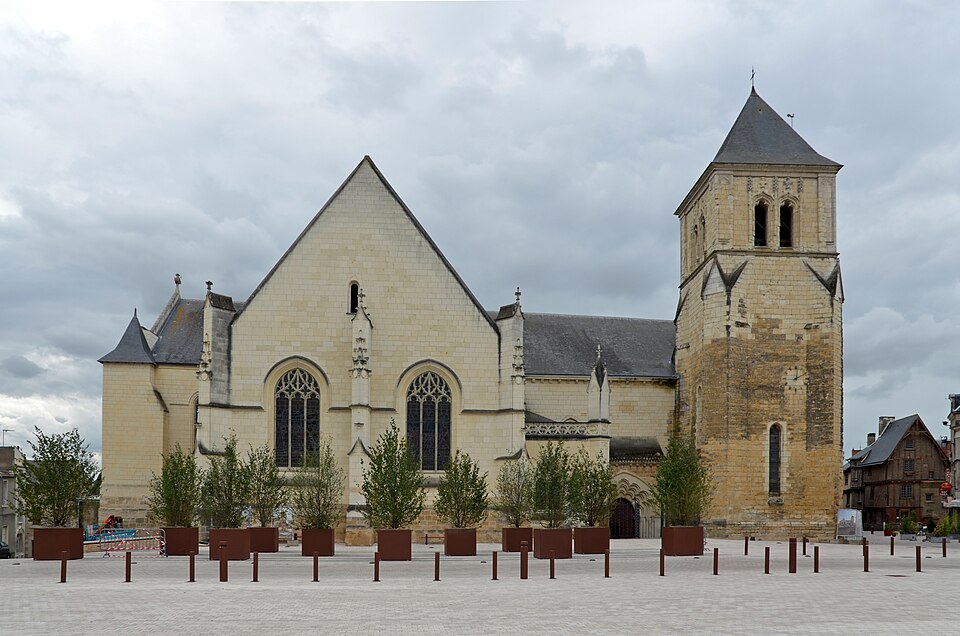 Thouars — Eglise St Medard 01b