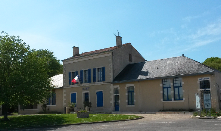 FR — 79 — Vallans — Mairie