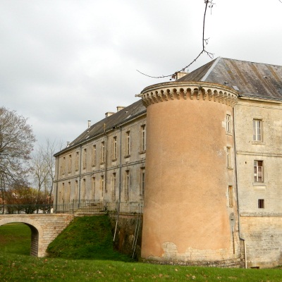 Villiers — en — plaine — château — 01