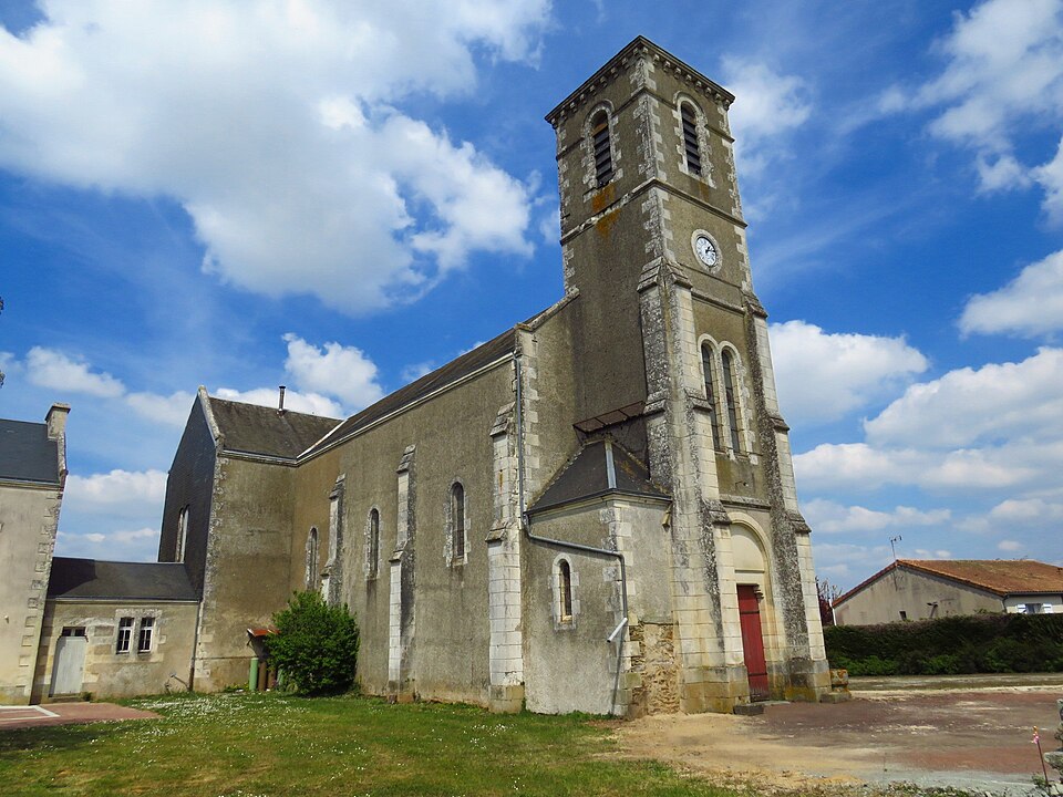 L'église Saint — Pierre de Vouhé