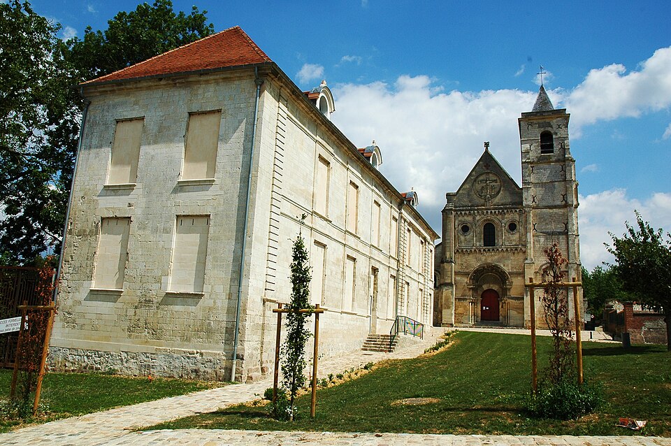 Berteaucourt — les — Dames abbaye et église 1