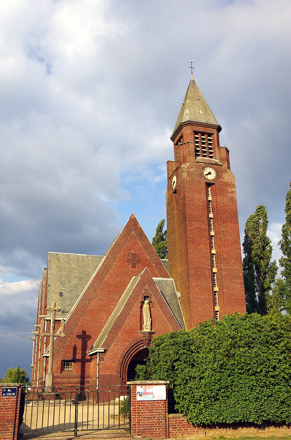 Beuvraignes église 1 •K5•