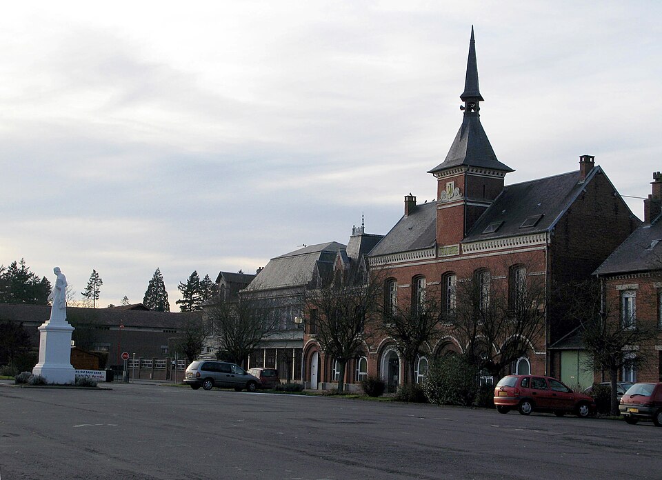 Chaulnes Place de l'Hôtel — de — ville