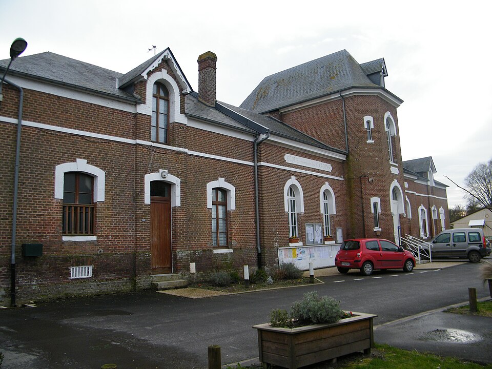 Favières mairie — école