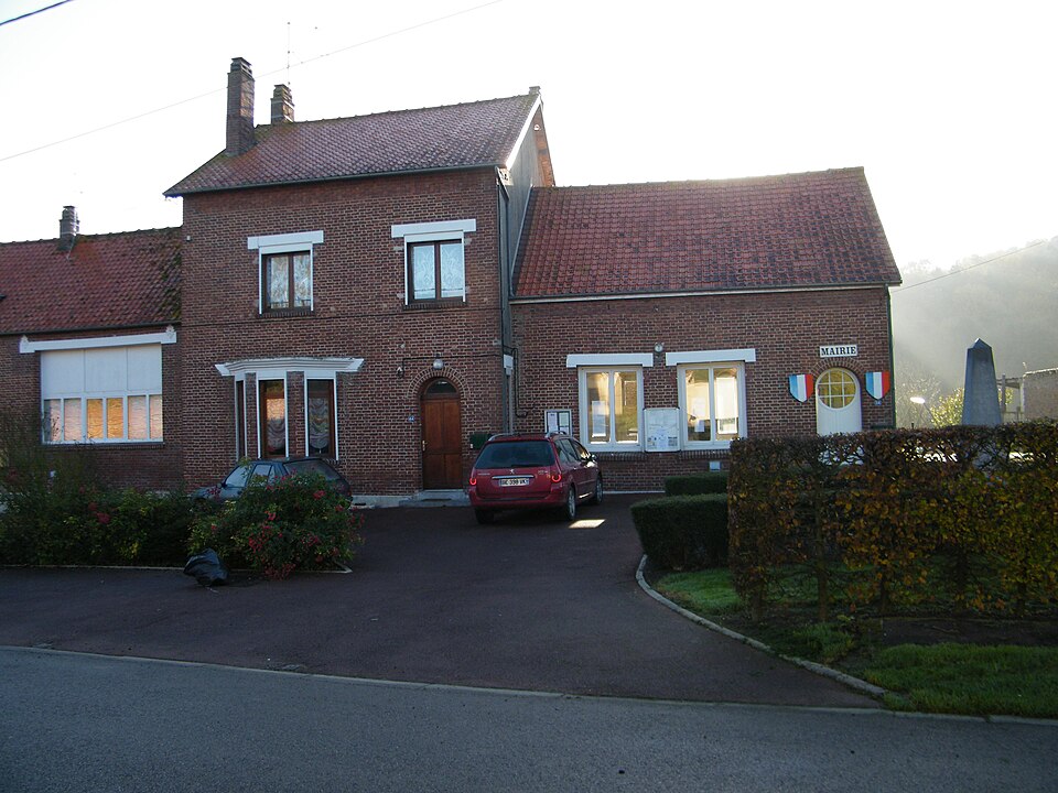 Fontaine — sous — Montdidier (Somme) France (5)
