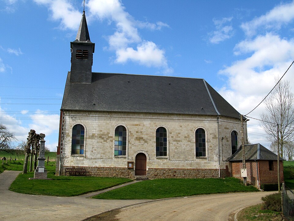 Harponville église et monument — aux — morts 1
