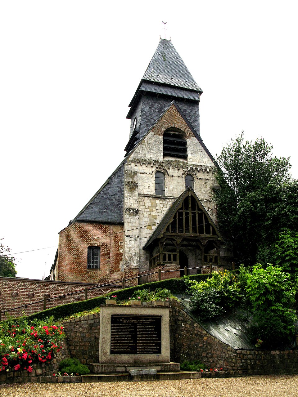 Mareuil — Caubert église et monument — aux — morts 1