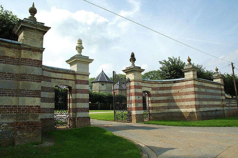 Marieux entrée du château 1