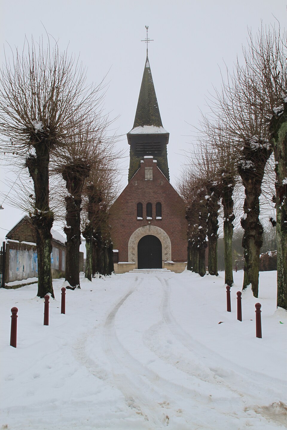 Mesnil — Bruntel, Fr — 80, église Saint — Médard