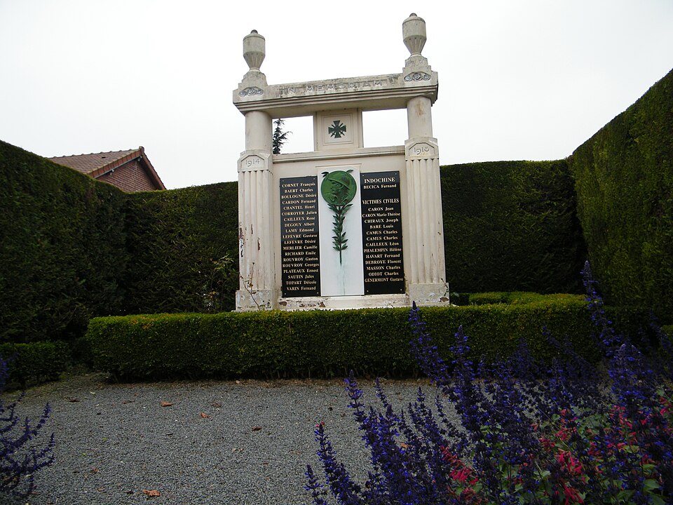 Mesnil — Saint — Nicaise (Somme) France (2)
