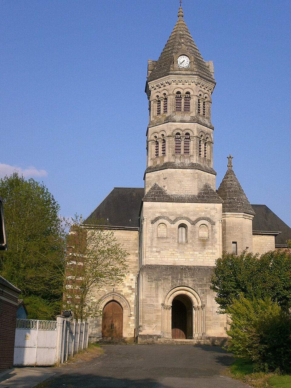 Monchy — Lagache, Somme, Fr, église St — Pierre