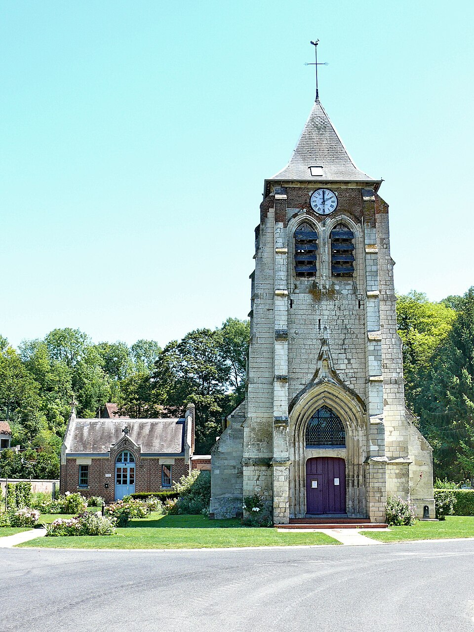 Monsures — Eglise Saint Léger et Mairie