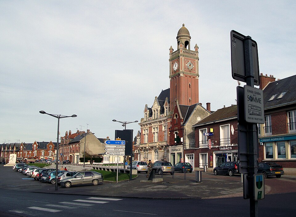 Moreuil place centrale 1