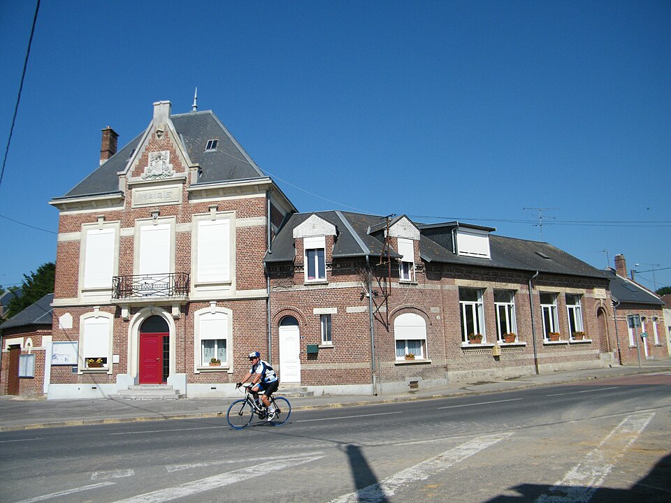 Morlancourt (Somme, France), town hall, school
