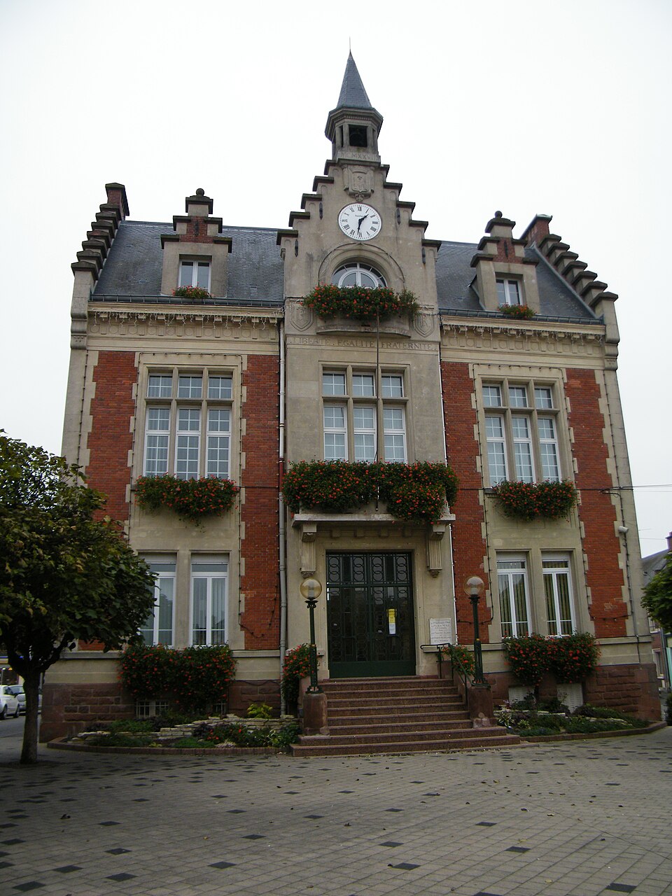 Nesle (Somme) France (2)
