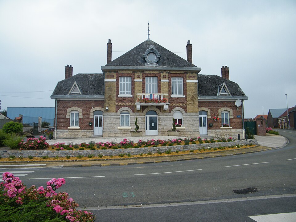 Nurlu — mairie — école