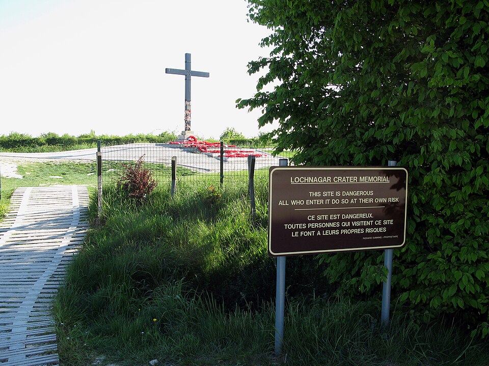 Ovillers — la — Boisselle trou de mine (panneau entrée et croix) 1
