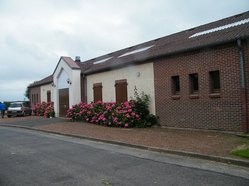 Prouville (Somme, Fr) salle communale