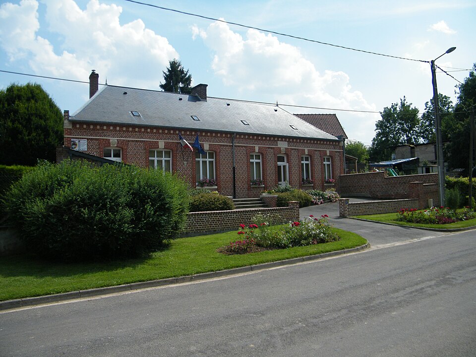 Raincheval, Fr — 80, town hall (5)