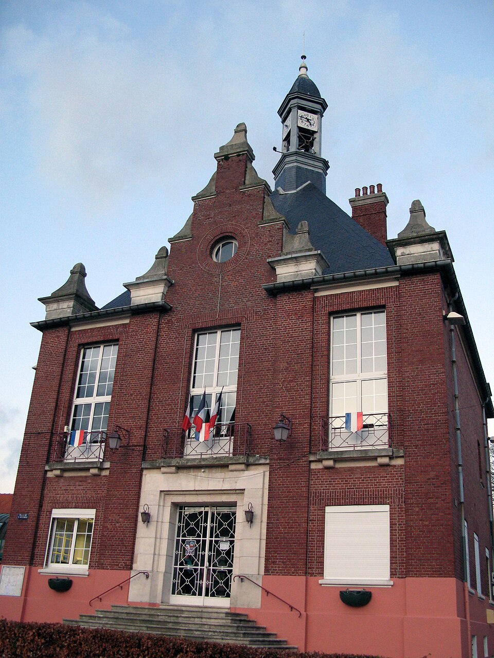 Roisel hôtel — de — ville 1