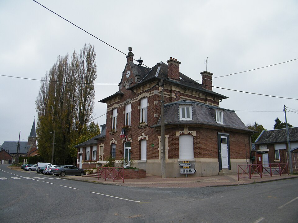 Saint — Christ — Briost (Somme) France (2)