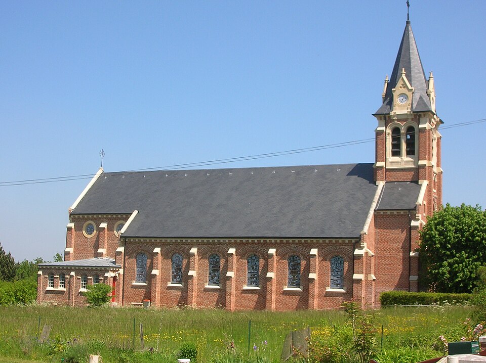 Saint — Fuscien — église restaurée en 2010