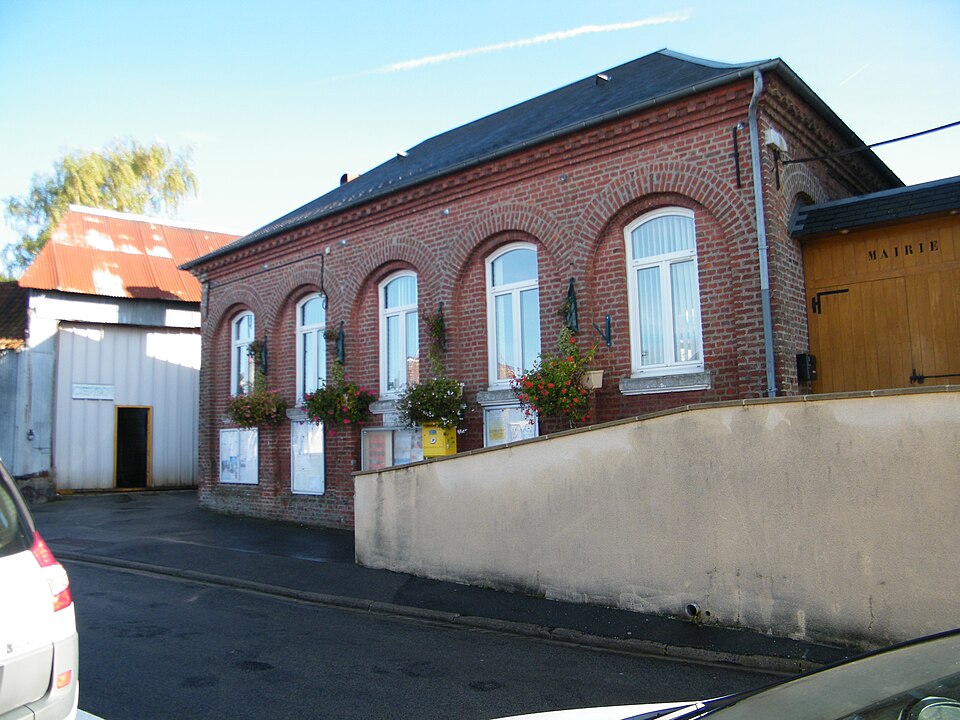Saint — Vaast — en — Chaussée (Somme) France (7)