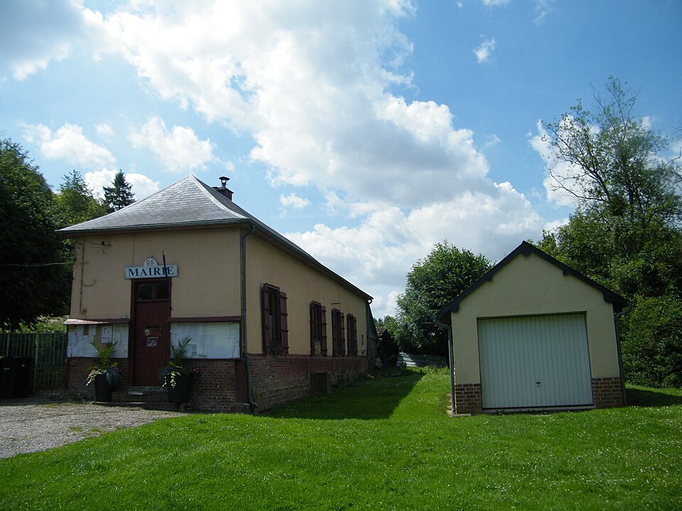 Saulchoy — sous — Poix, Somme, France (3)