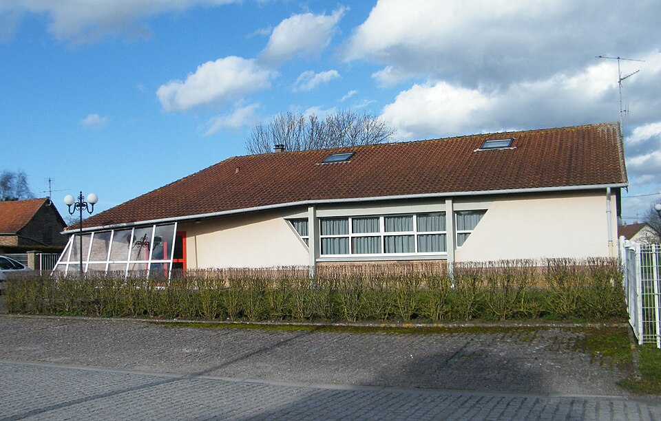 Le Titre 80 — Fr —  — salle communale