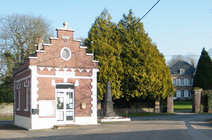 Vercourt — mairie — château — monument