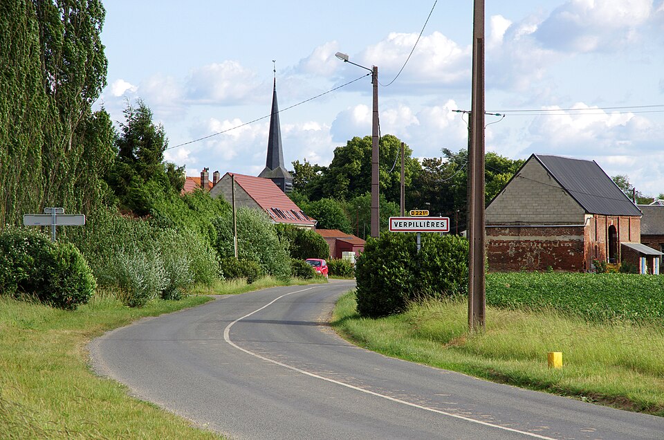 Verpillières (entrée du village) 1 •K5•