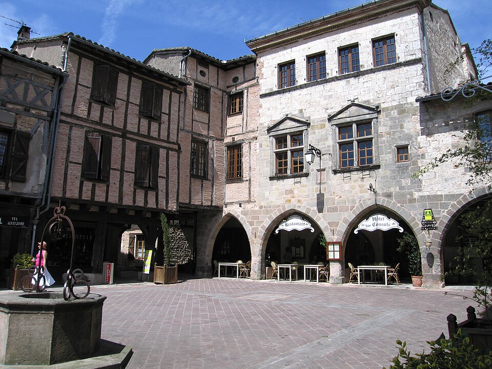 Place Castelnau — de — Montmiral