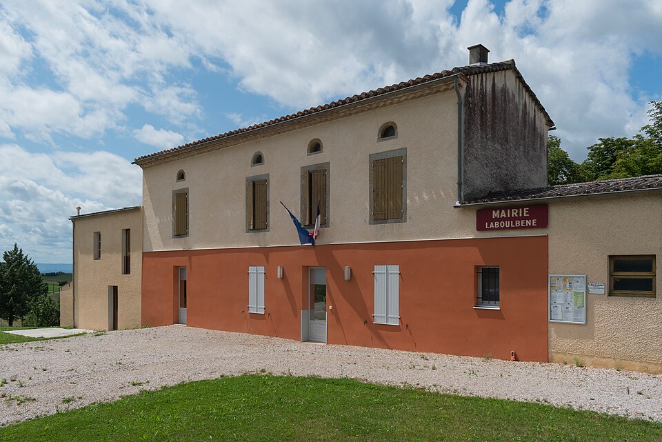 Town hall of Laboulbene (2)