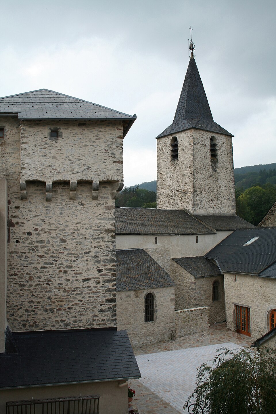 Nages eglise tour
