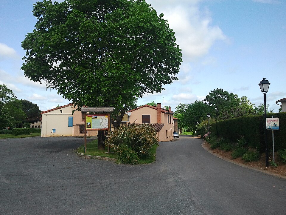 Roumégoux — Centre