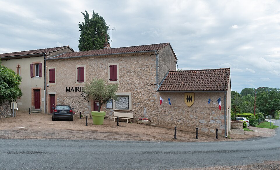 Town hall of Saint — Sernin — les — Lavaur (2)