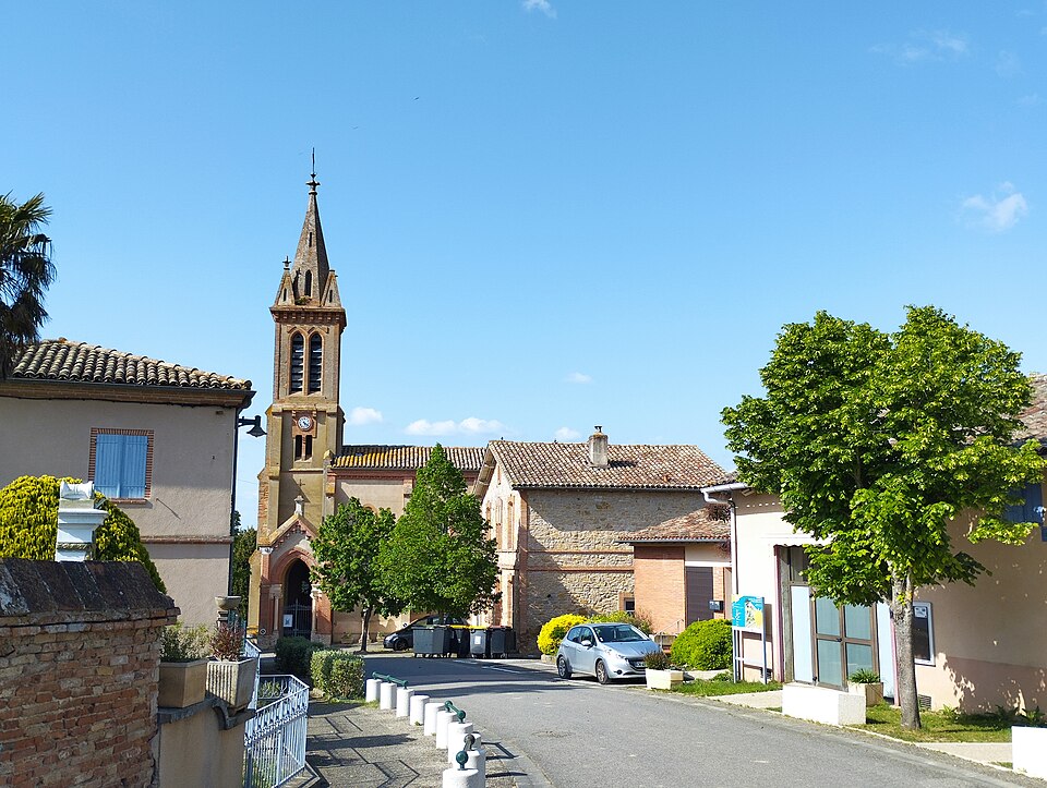 Église Sainte — Quitterie de Génébrières — vue depuis la rue