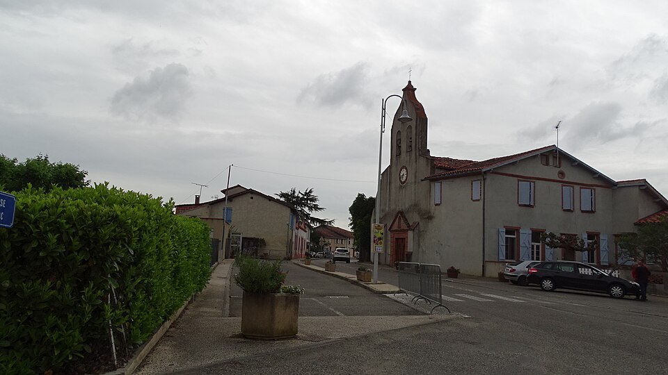 Lacourt — Saint — Pierre