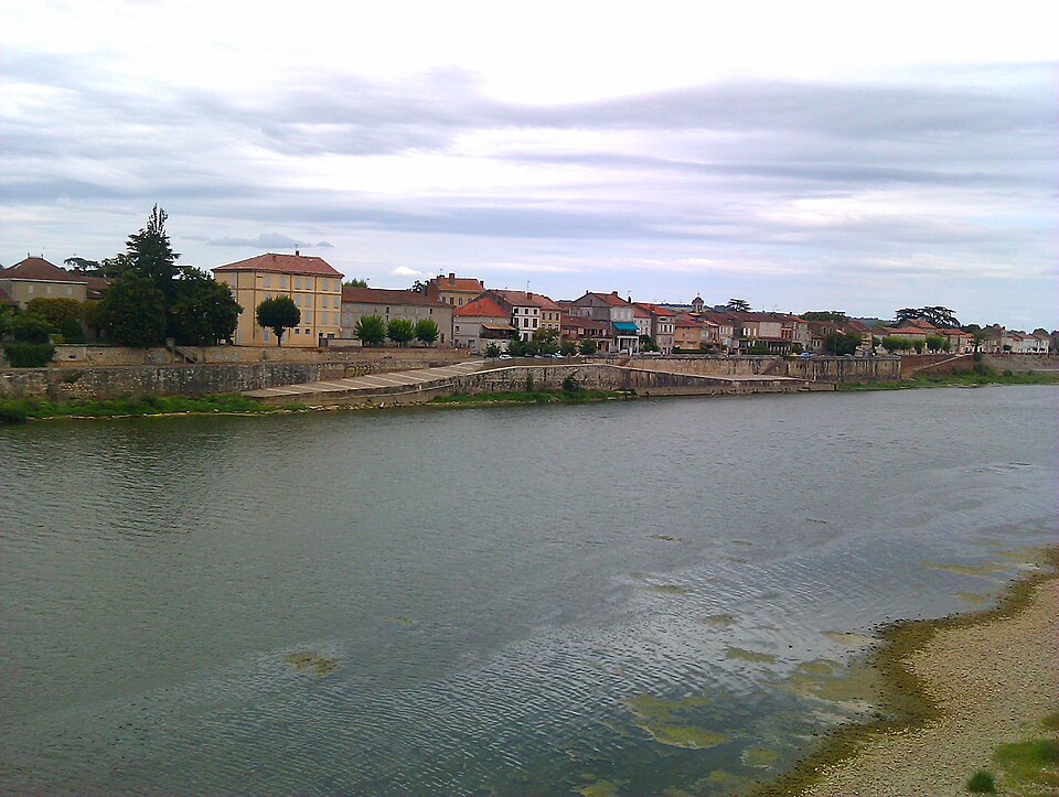 LaMagisterefromAccrosstheGaronneRiver