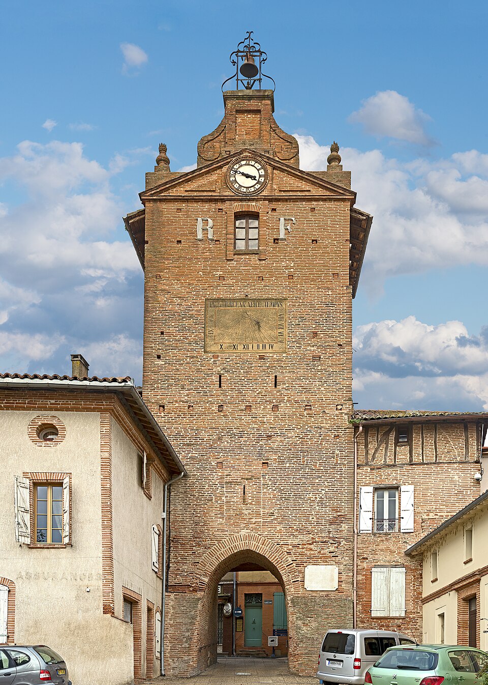 Clock tower of Verdun — sur — Garonne