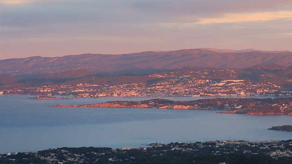 Bandol sunrise @ Chapelle Notre — Dame — du — Mai 03