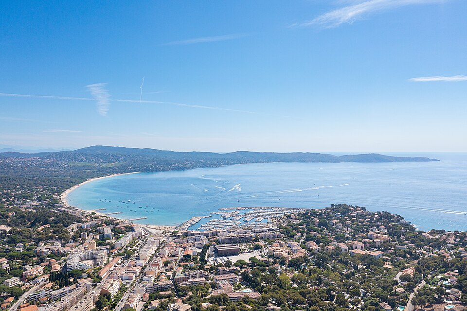 Bird's eye view of Cavalaire — sur — Mer, France (51695871470)