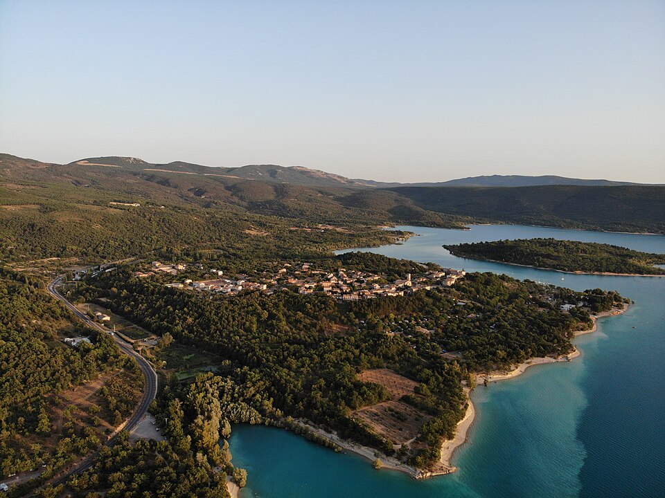 Aerial view of Les Salles — sur — Verdon 01