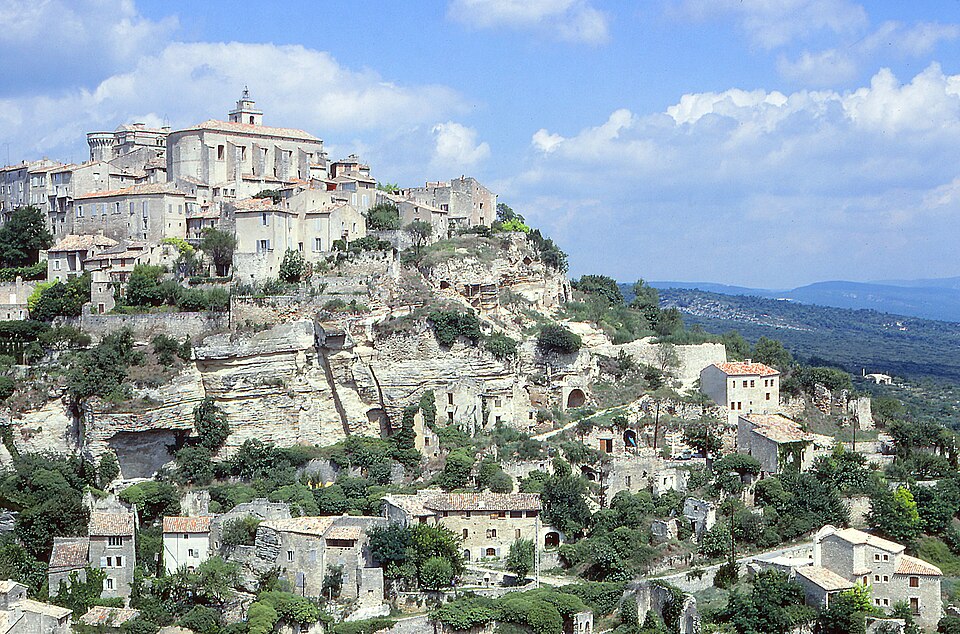 0 Gordes sur son piton rocheux