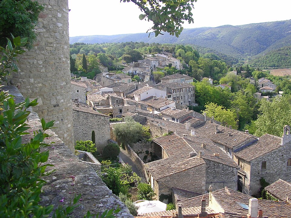 MENERBES il Villaggio