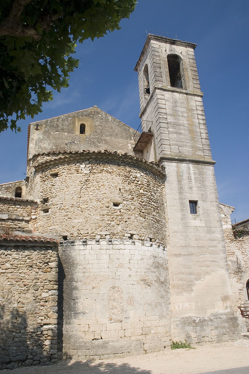 Richerenches (84) Chevet de l'église Notre — Dame
